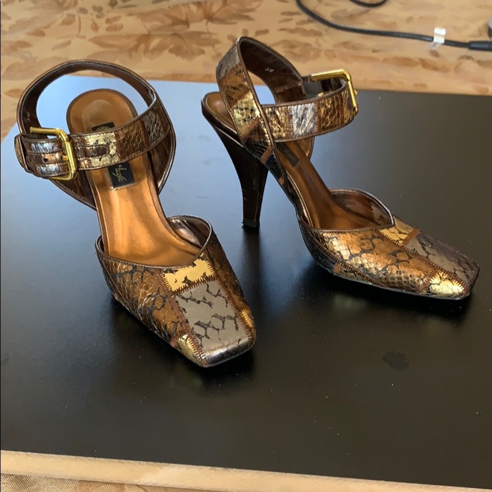 J Renee Luxe size 5 heels